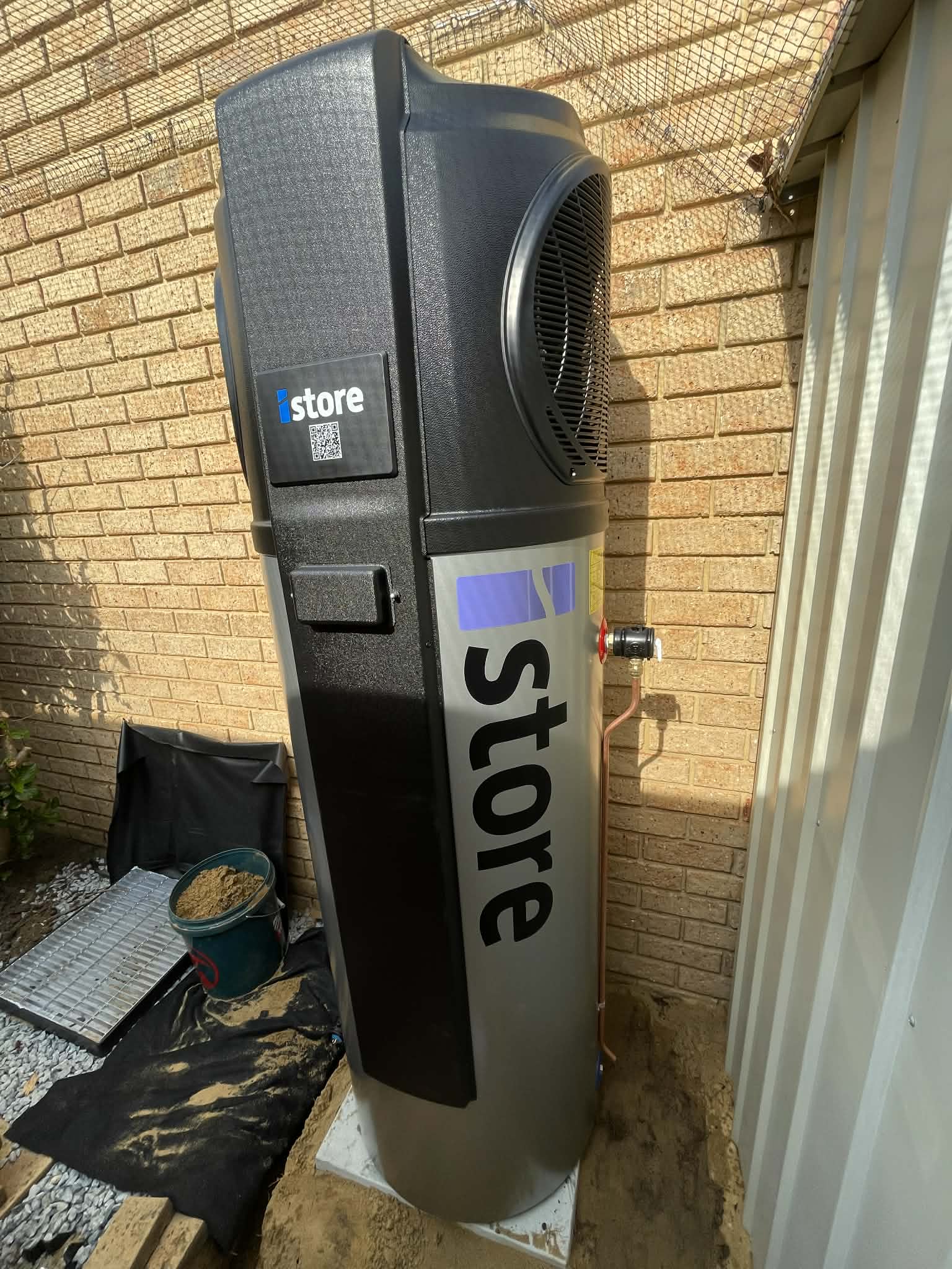 Heat pump hot water system installation in Kingsley Perth