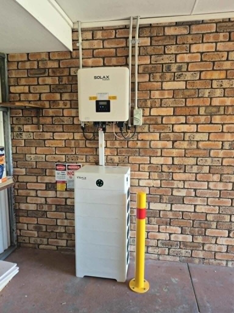 Inverter and battery stack from the brand Solax