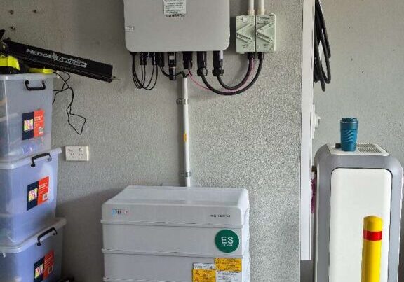 Solar power battery system