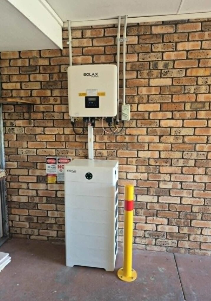 Inverter and battery stack from the brand Solax